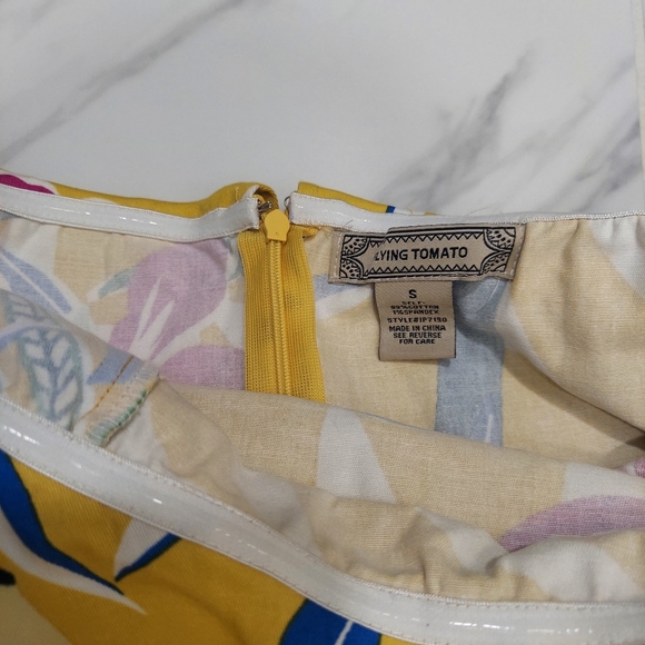 Flying Tomato Floral Romper - Picture 3 of 4